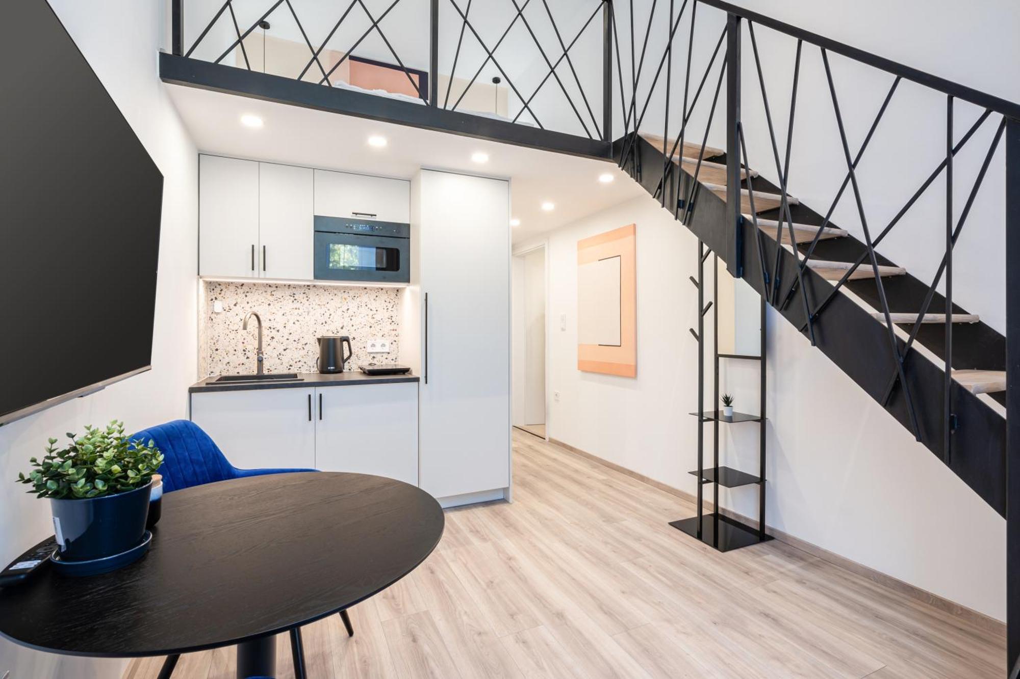E44 - Erzsebet Boulevard - Location By Bqa Apartment