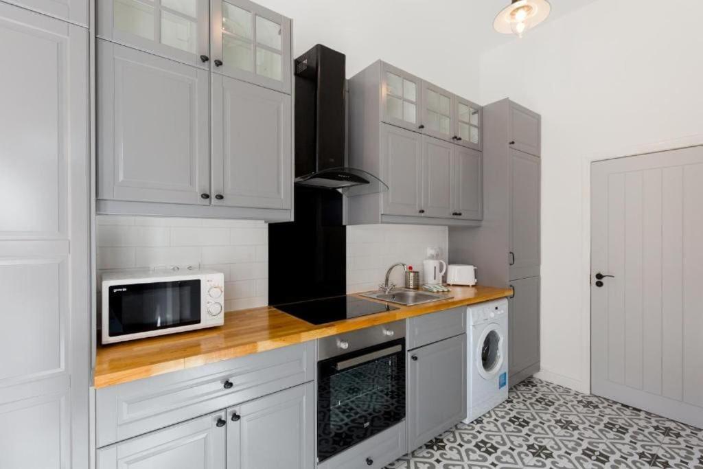 Apartman Vintage Vibe: Your Escape Budapest