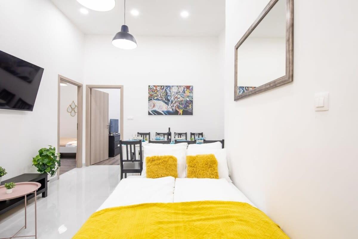 Very Large & New Apartament