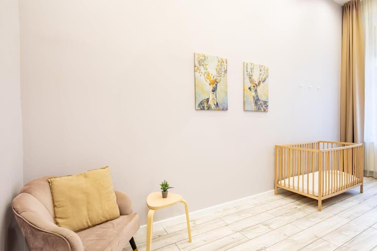 - Large And Comfy Apartament Budapeszt