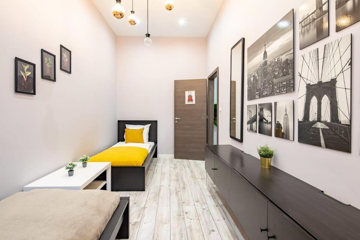 - Large And Comfy Apartament Budapeszt