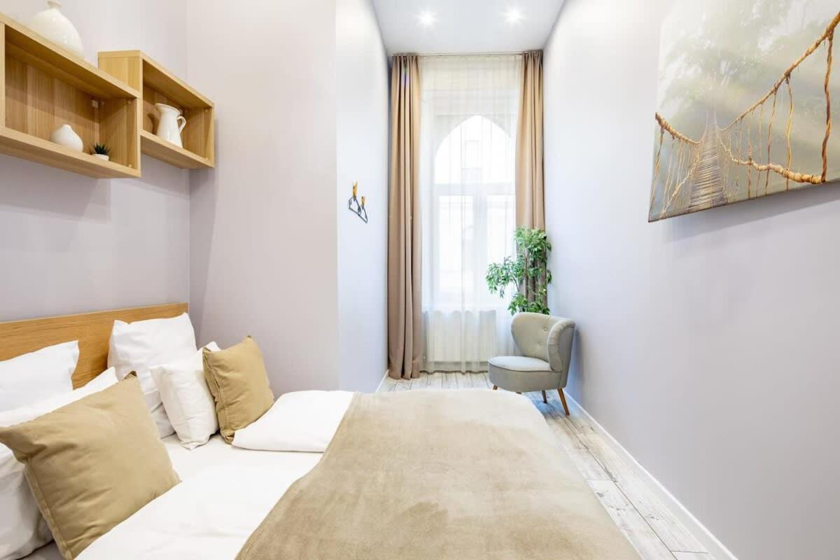 - Large And Comfy Apartament Budapeszt