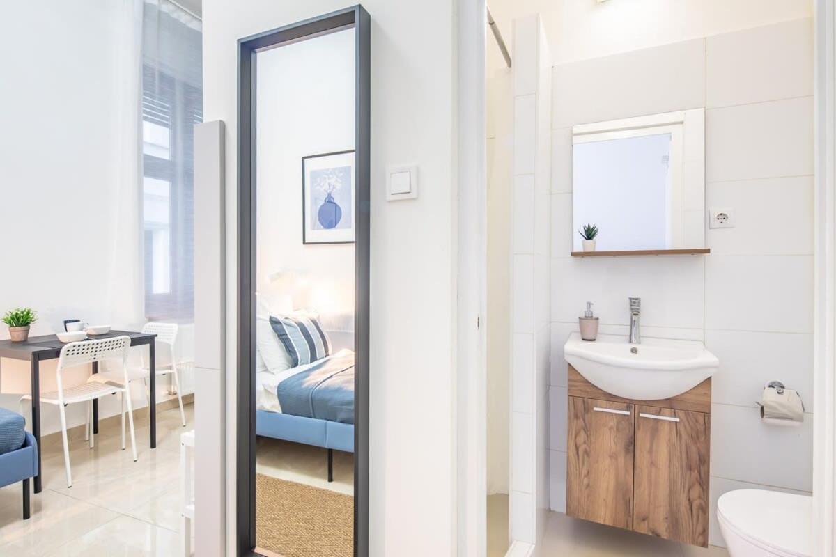 Lejlighed Modern - - Simple Budapest