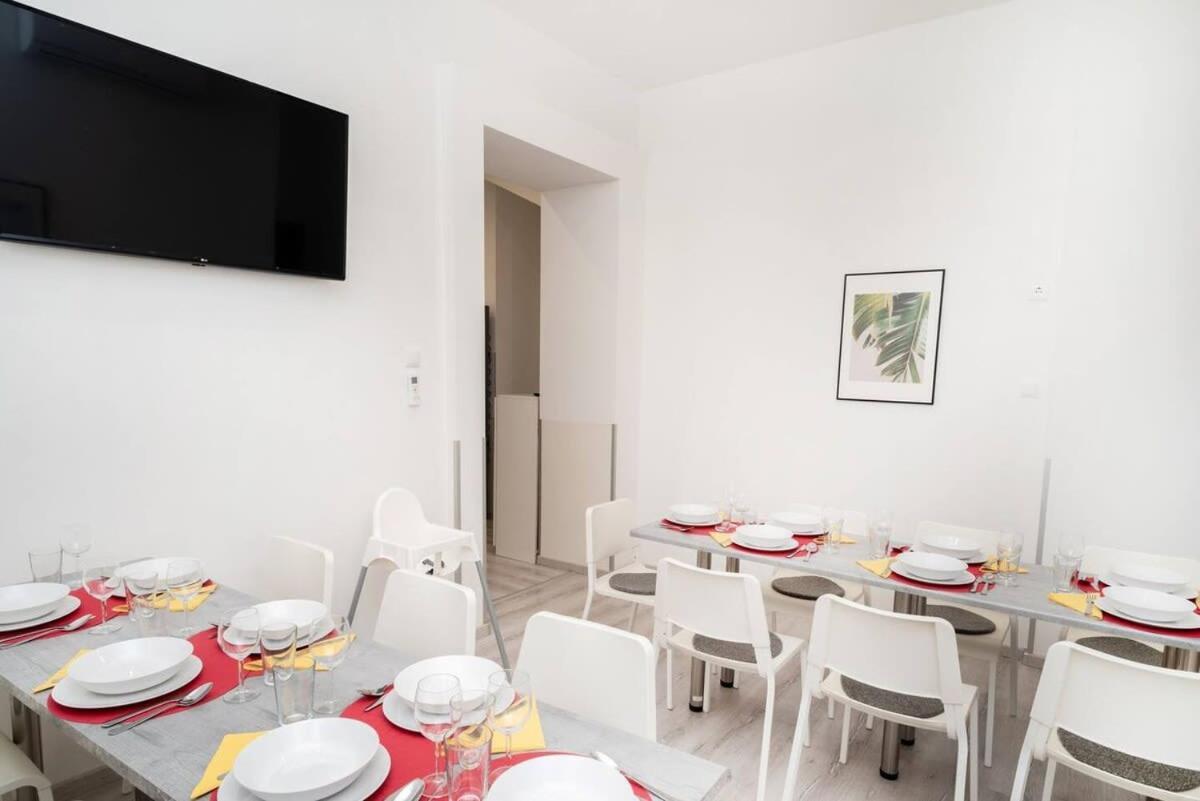 Very Extra Large Brand New Aircon * Budapest