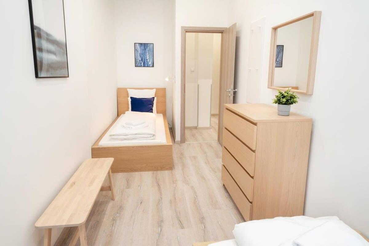 Apartmán Very Extra Large Brand New Aircon Budapest