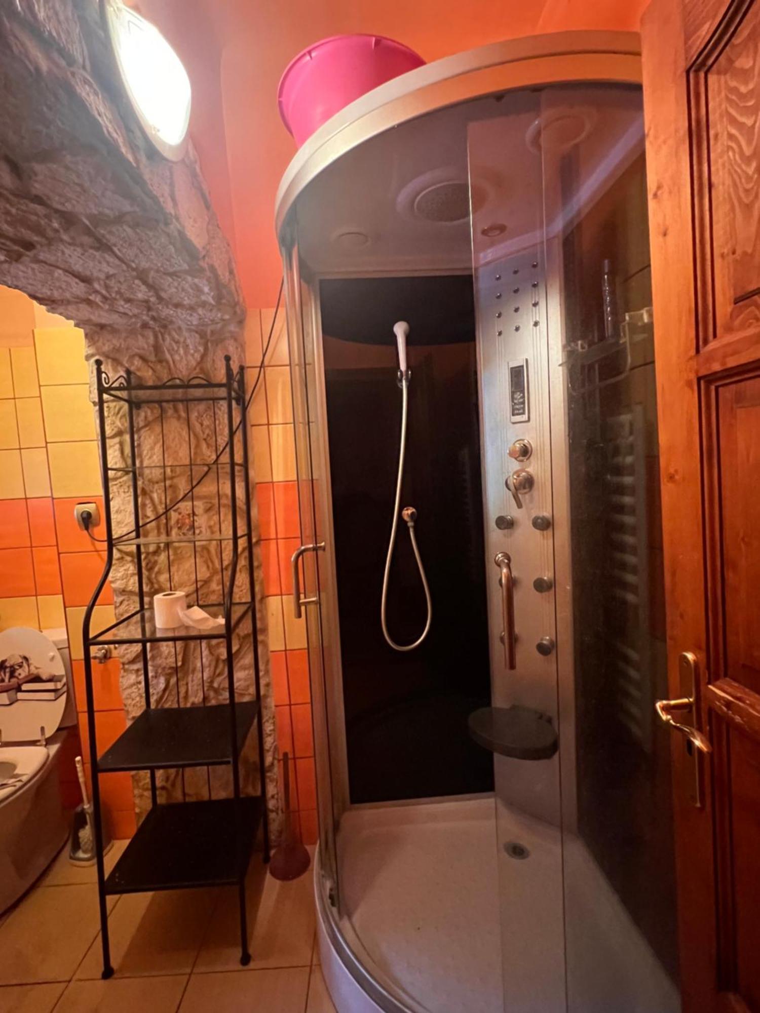Bianka & Car Rent Hostal *