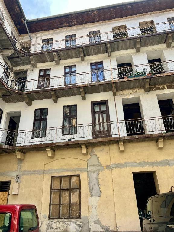 Apartmán Gozsdu Court Le Noir