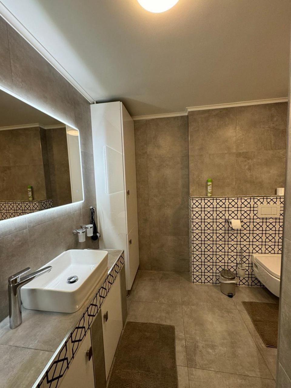 Astra Lux Bp Apartament