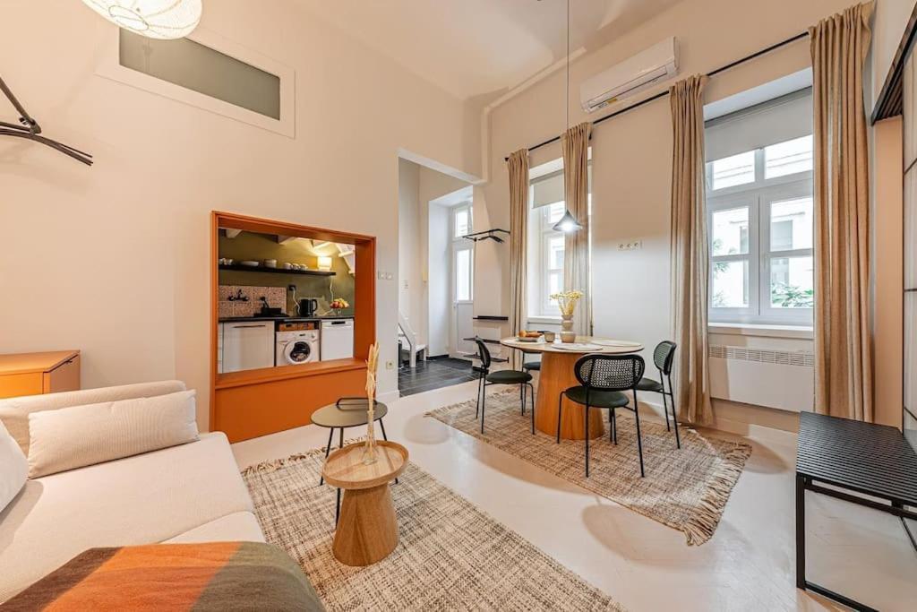 Rose Garden In Centre For 4 Apartment Budapest