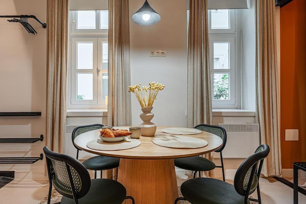 Apartment Rose Garden In Centre For 4 Budapest