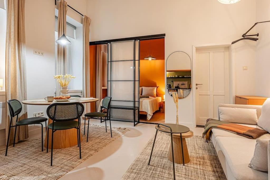 Apartmán Rose Garden In Centre For 4 *