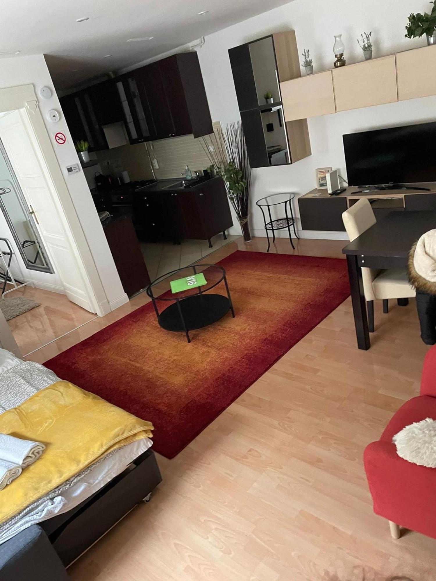 N16-spacey, Modern Family Flat For 5 Budapest