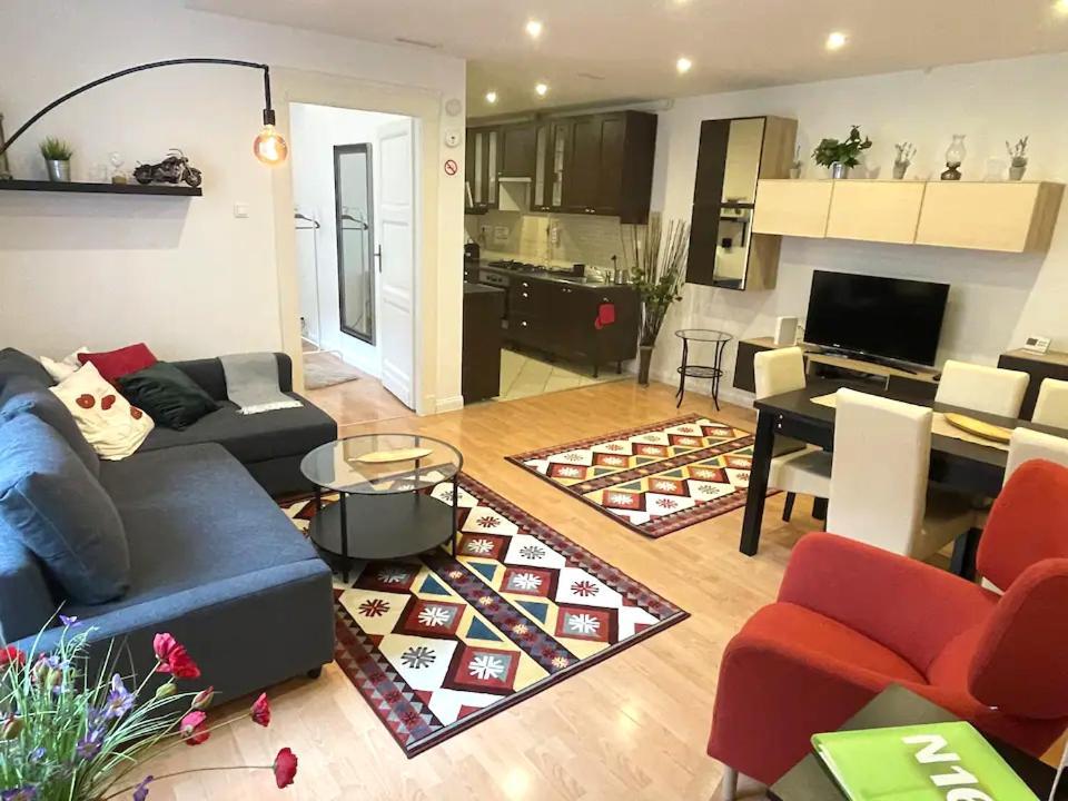 N16-spacey, Modern Family Flat For 5 * Budapest