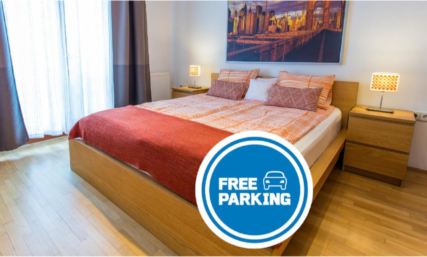 Colours Deluxe With Free Parking Budapest
