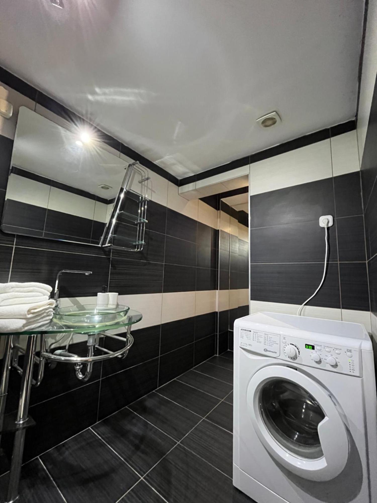 Apartament E 37 Downtown Whit Garage Opcional