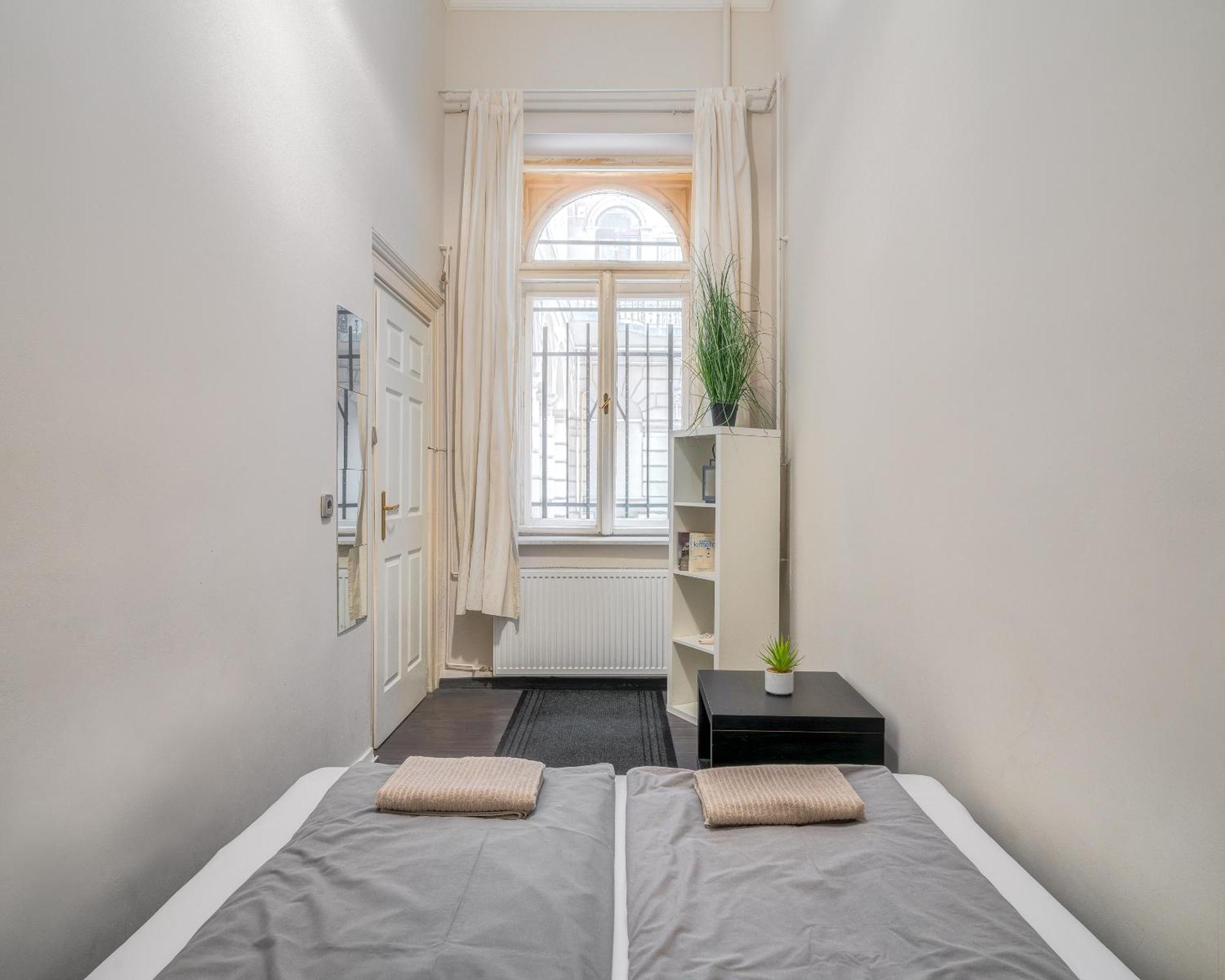 Elisabeth 52 * Budapest