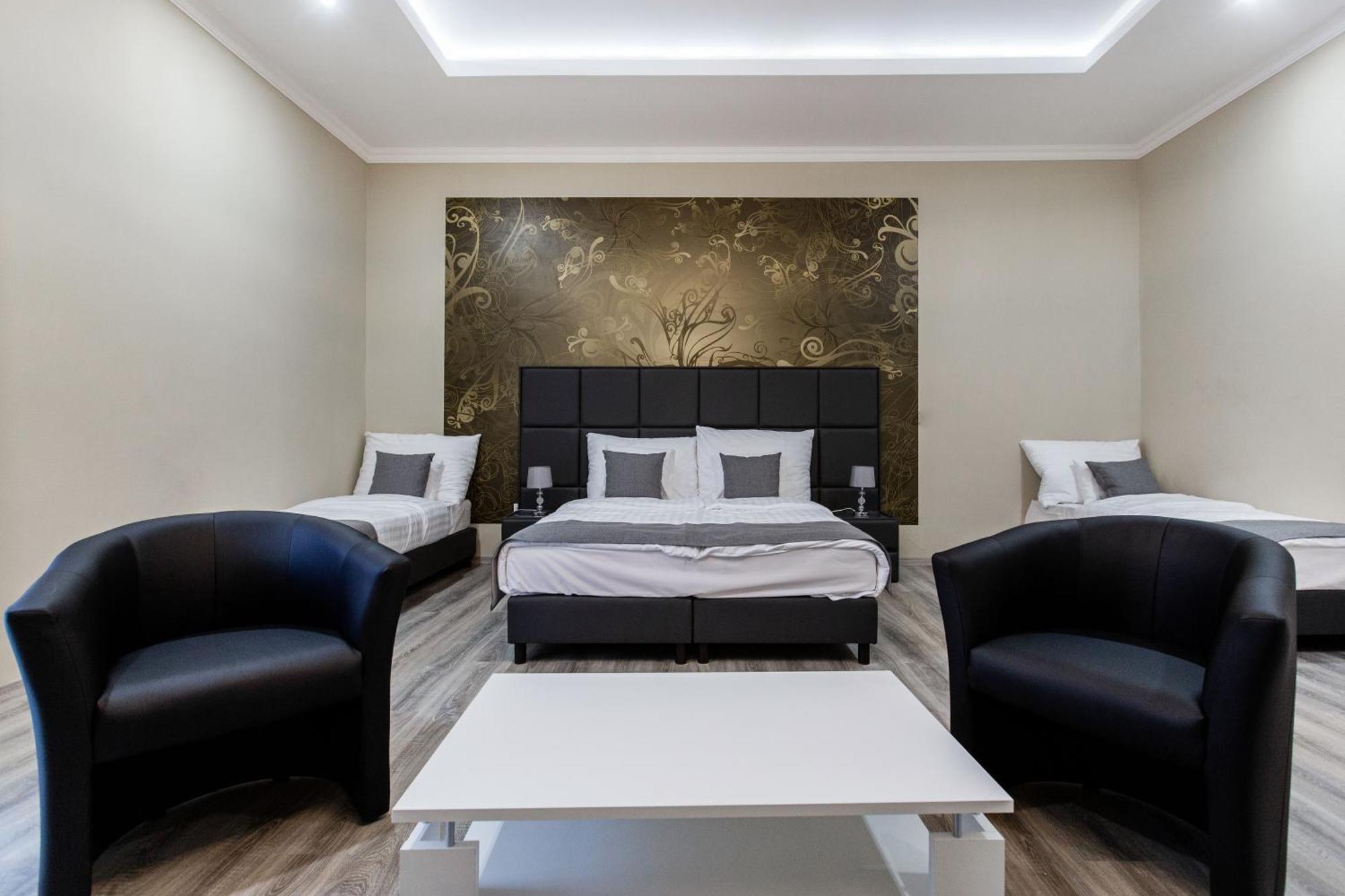 A Golden Star Modern Luxury And Apartmán