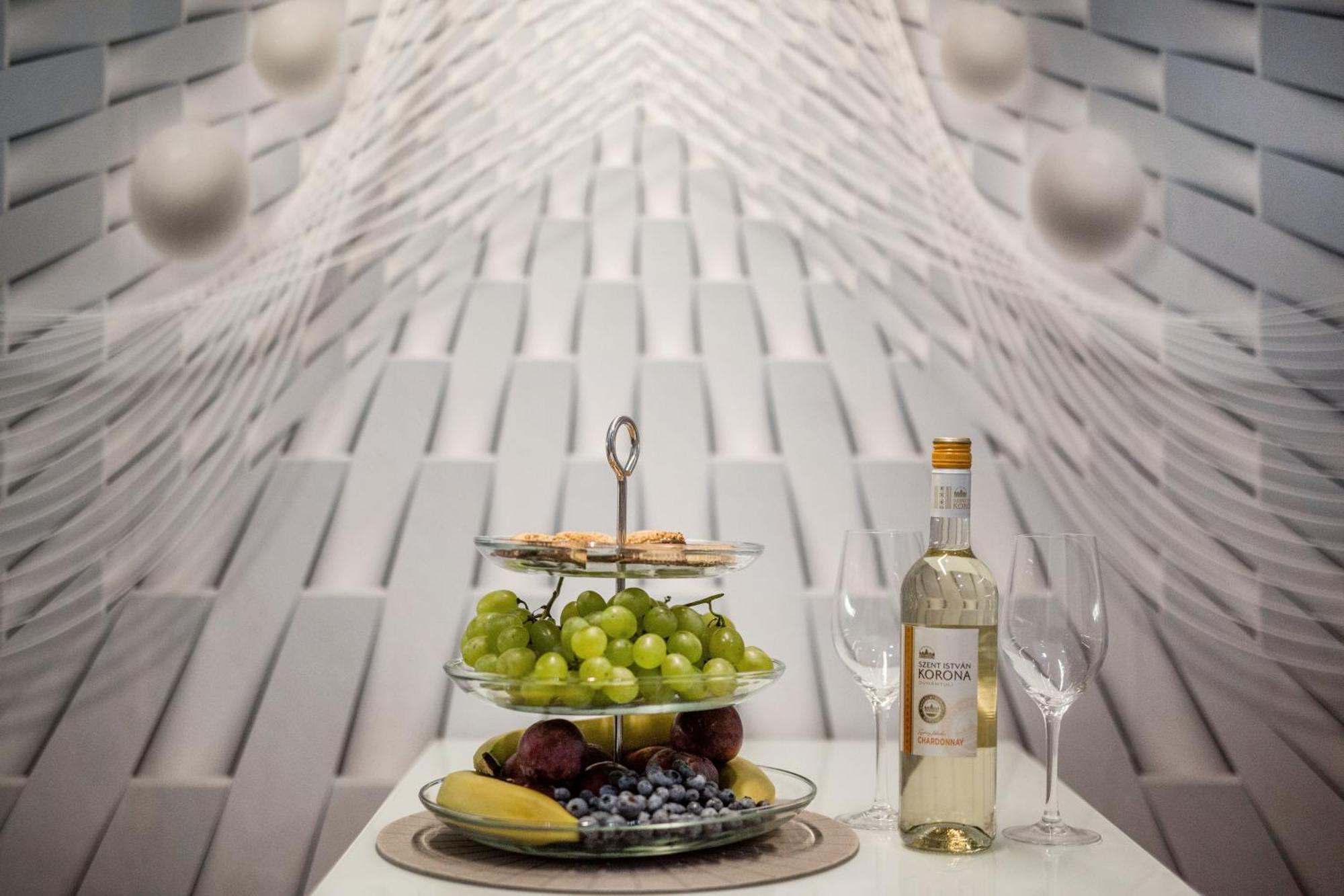 A Golden Star Modern Luxury And Apartmán Budapest