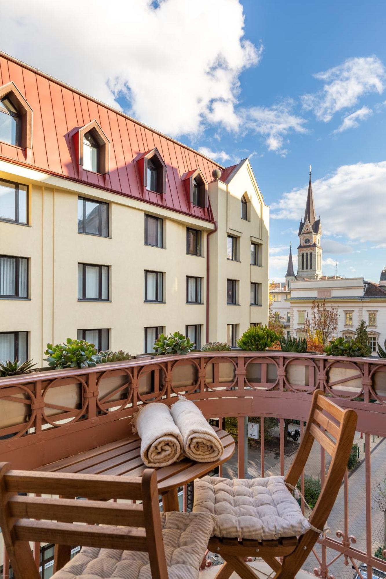 Raday 43 By Stn * Budapest
