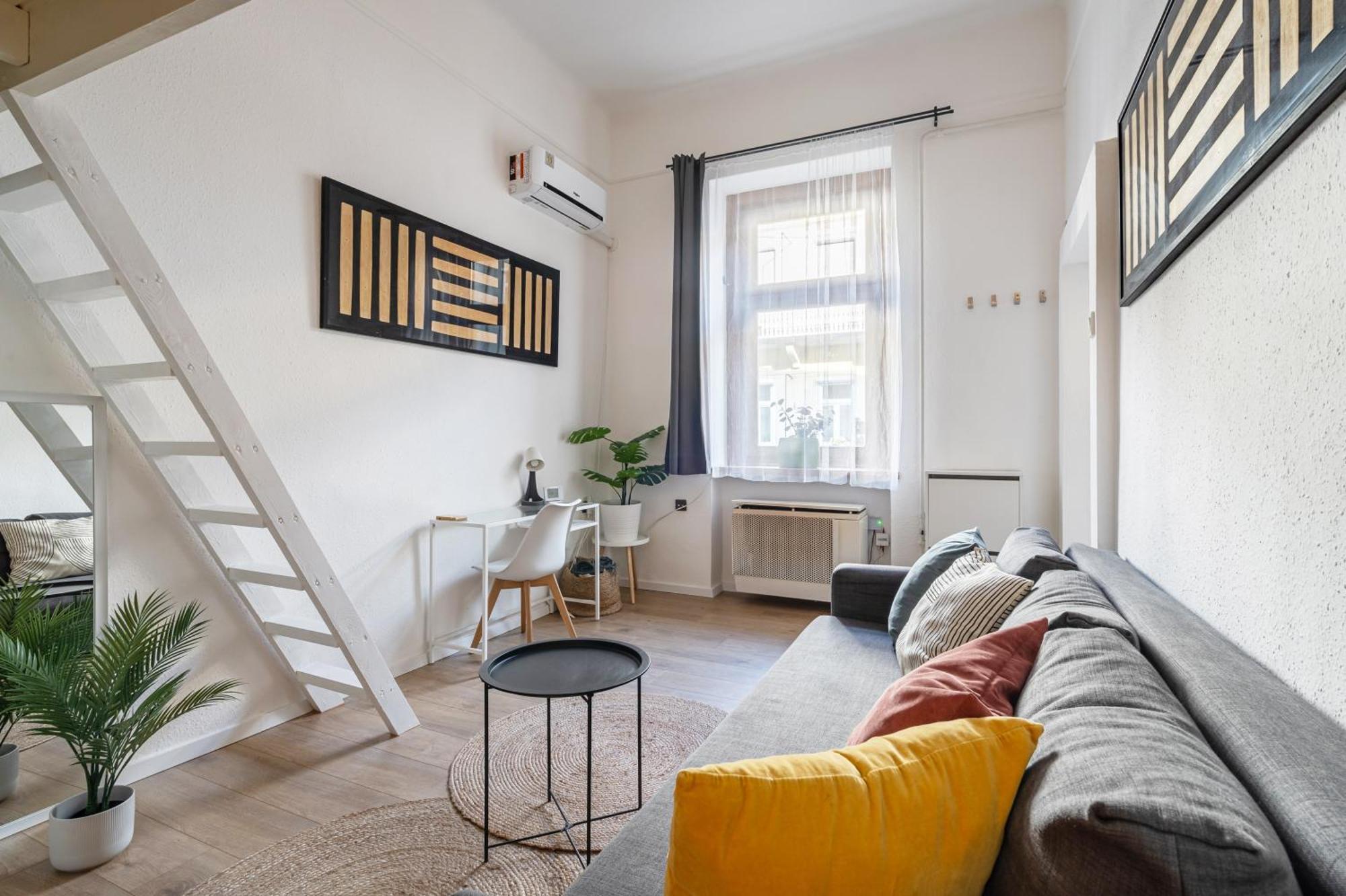 Lovely And Relaxing With Amazing Sauna & Free Garage Apartman *