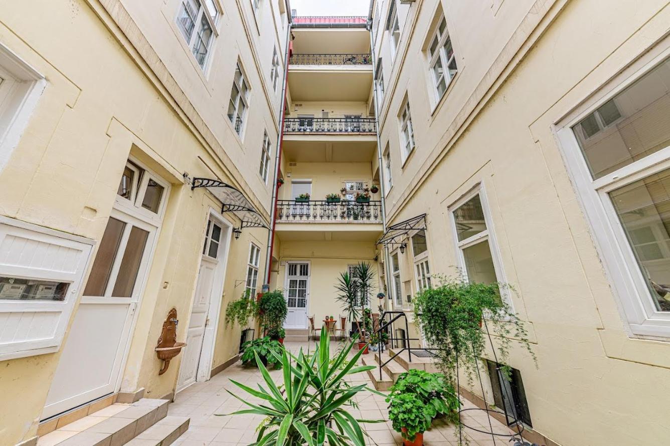 Rose Garden In Centre For 4 Apartmán Budapešť