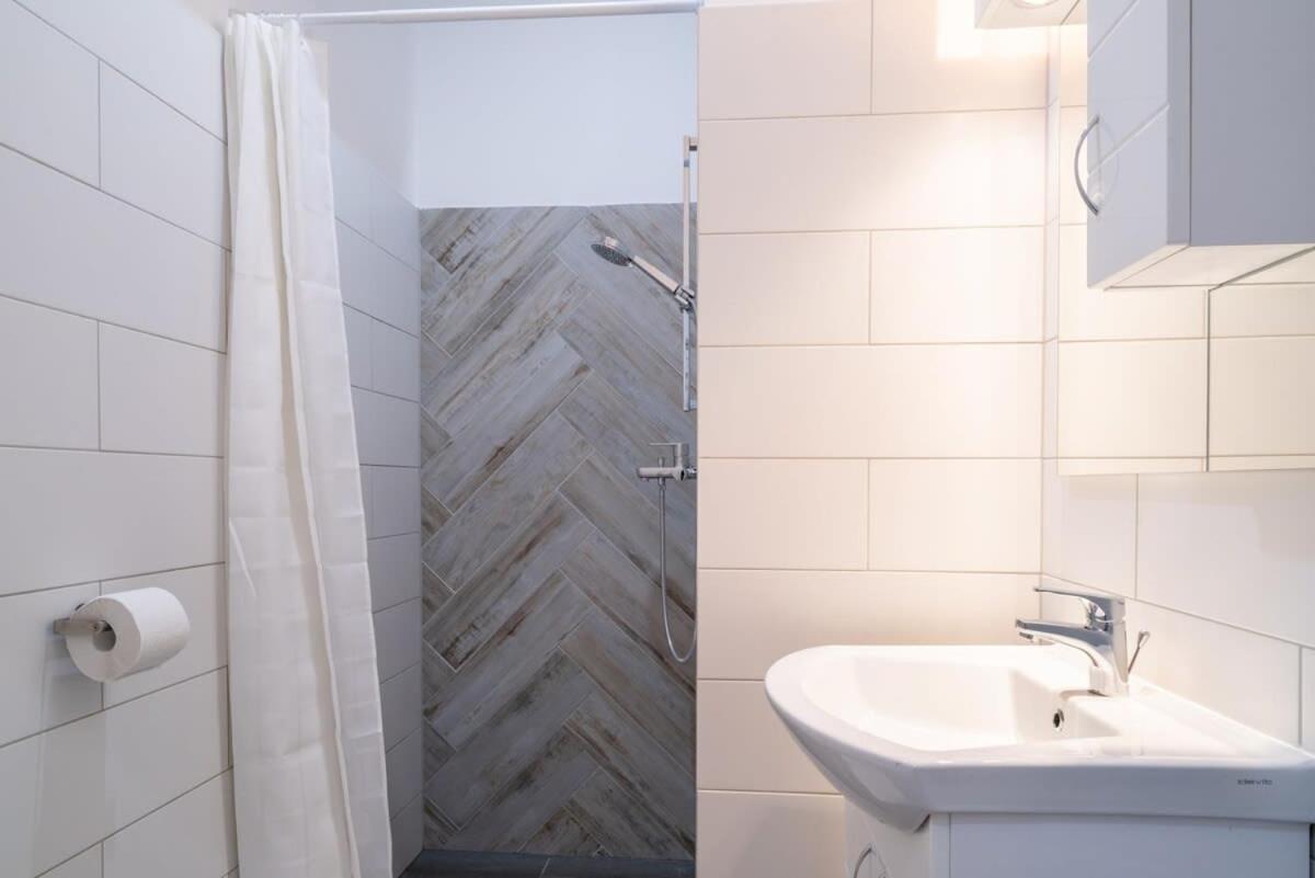 Huge Aparment In The Center With Air Conditioning