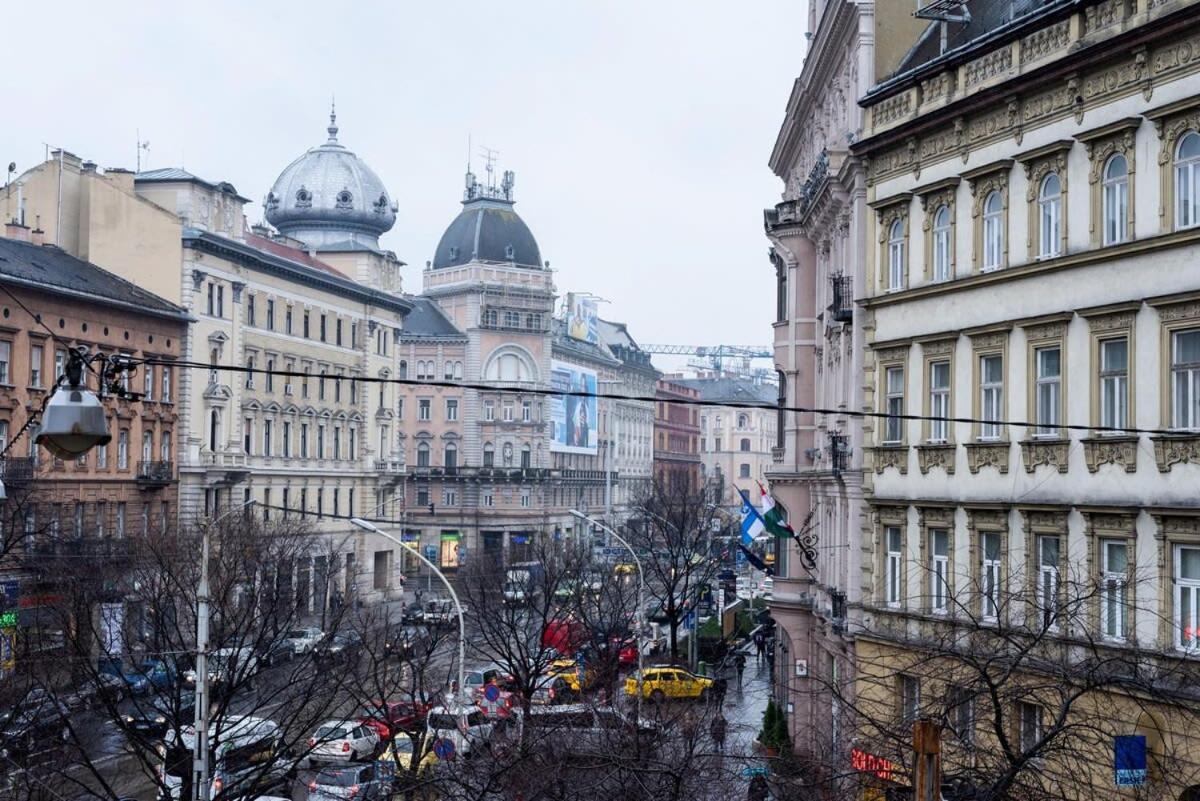 Huge Aparment In The Center With Air Conditioning Budapest