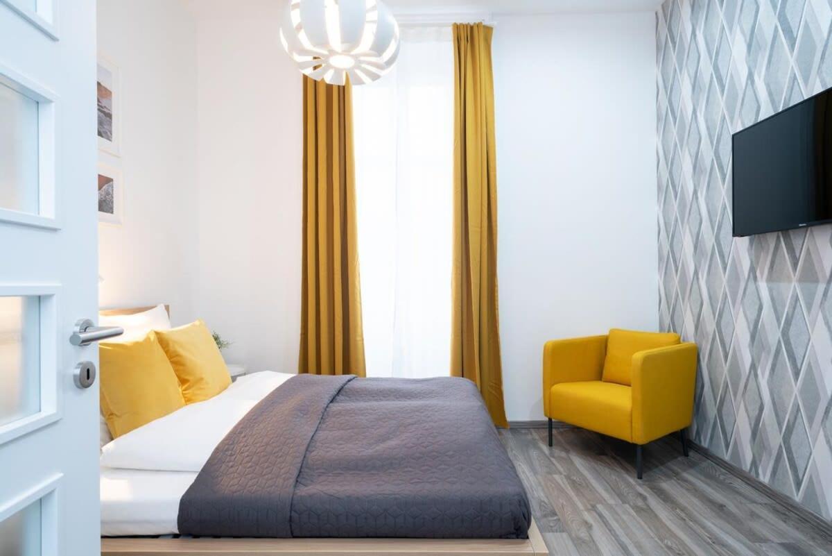 Huge Aparment In The Center With Air Conditioning Budapest