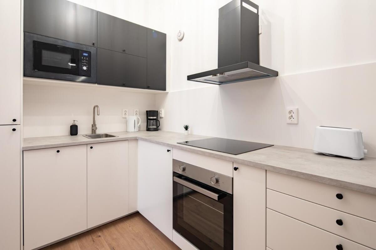 - Large - Modern At River Apartman Budapest