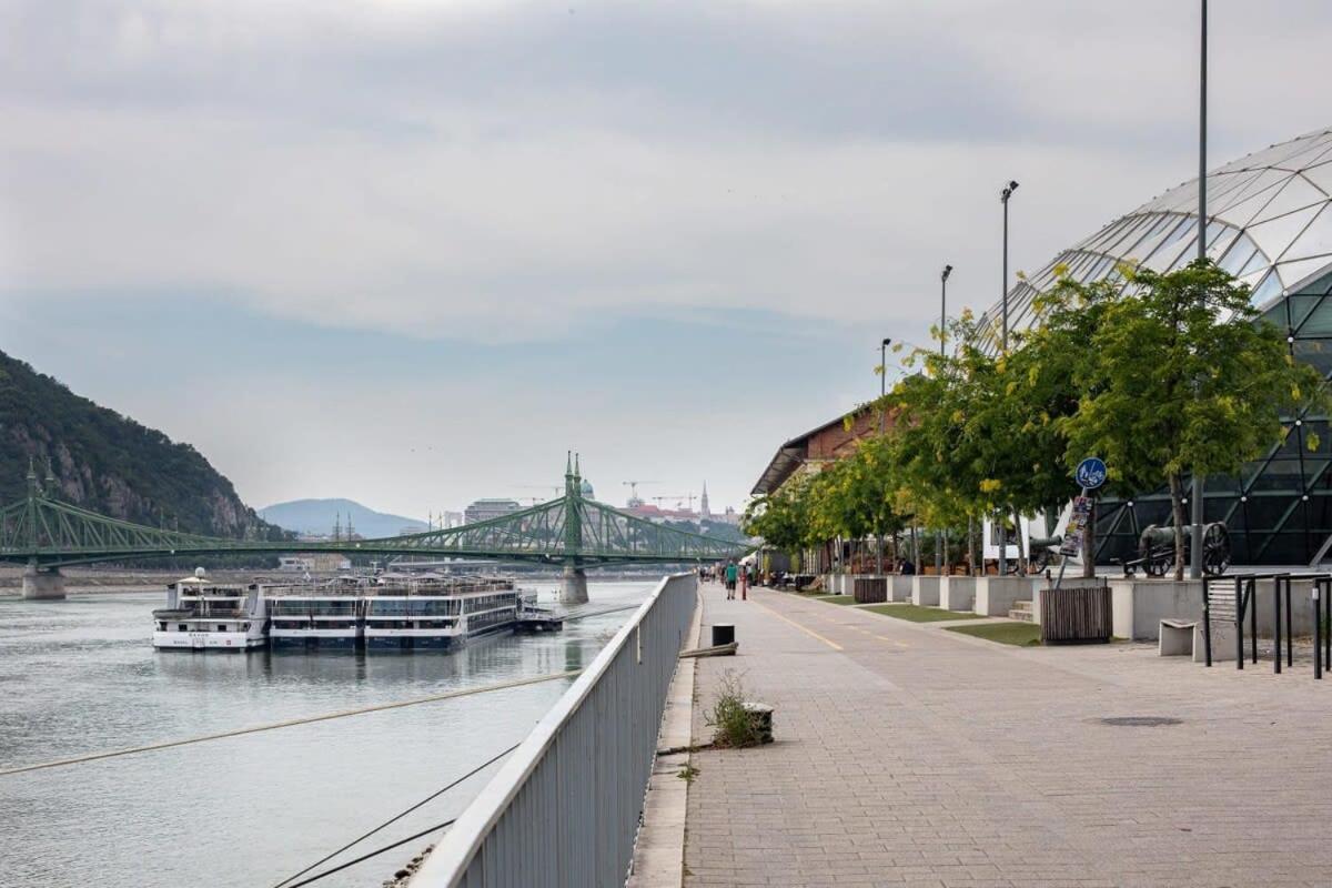 Apartman - Large - Modern At River