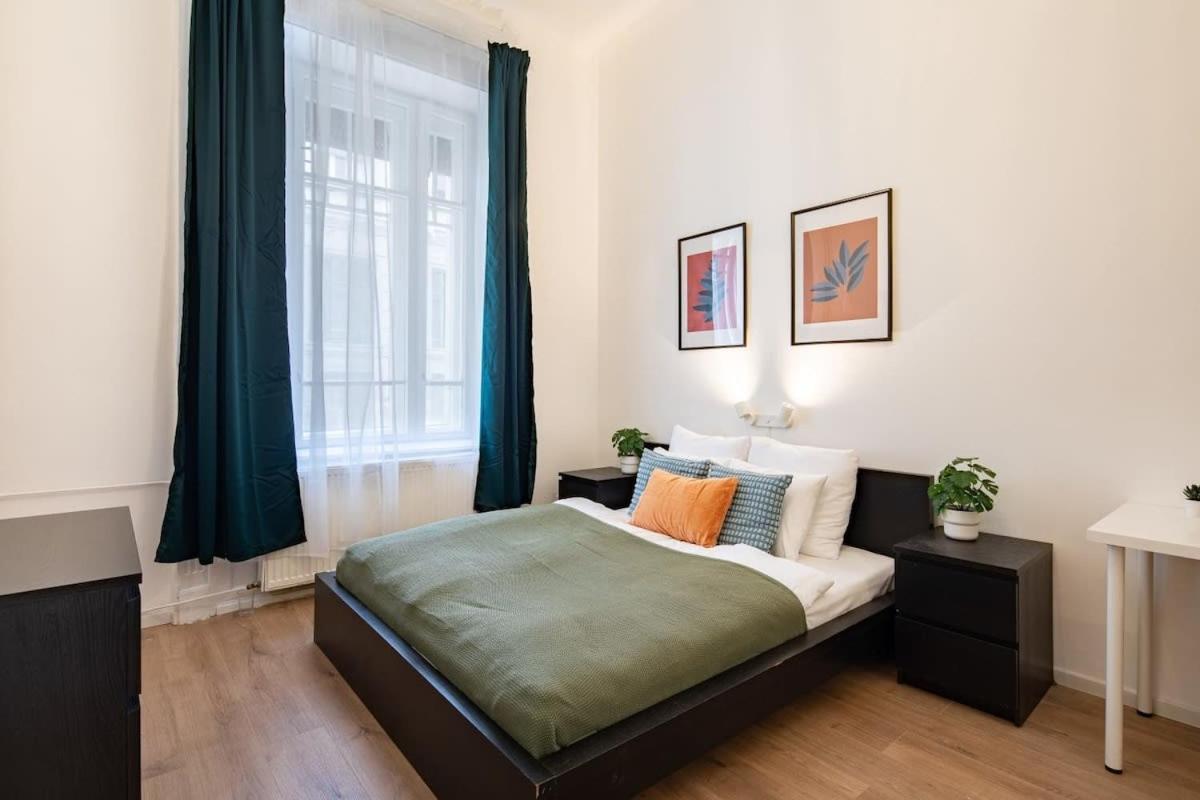 - Large - Modern At River Apartman Budapest