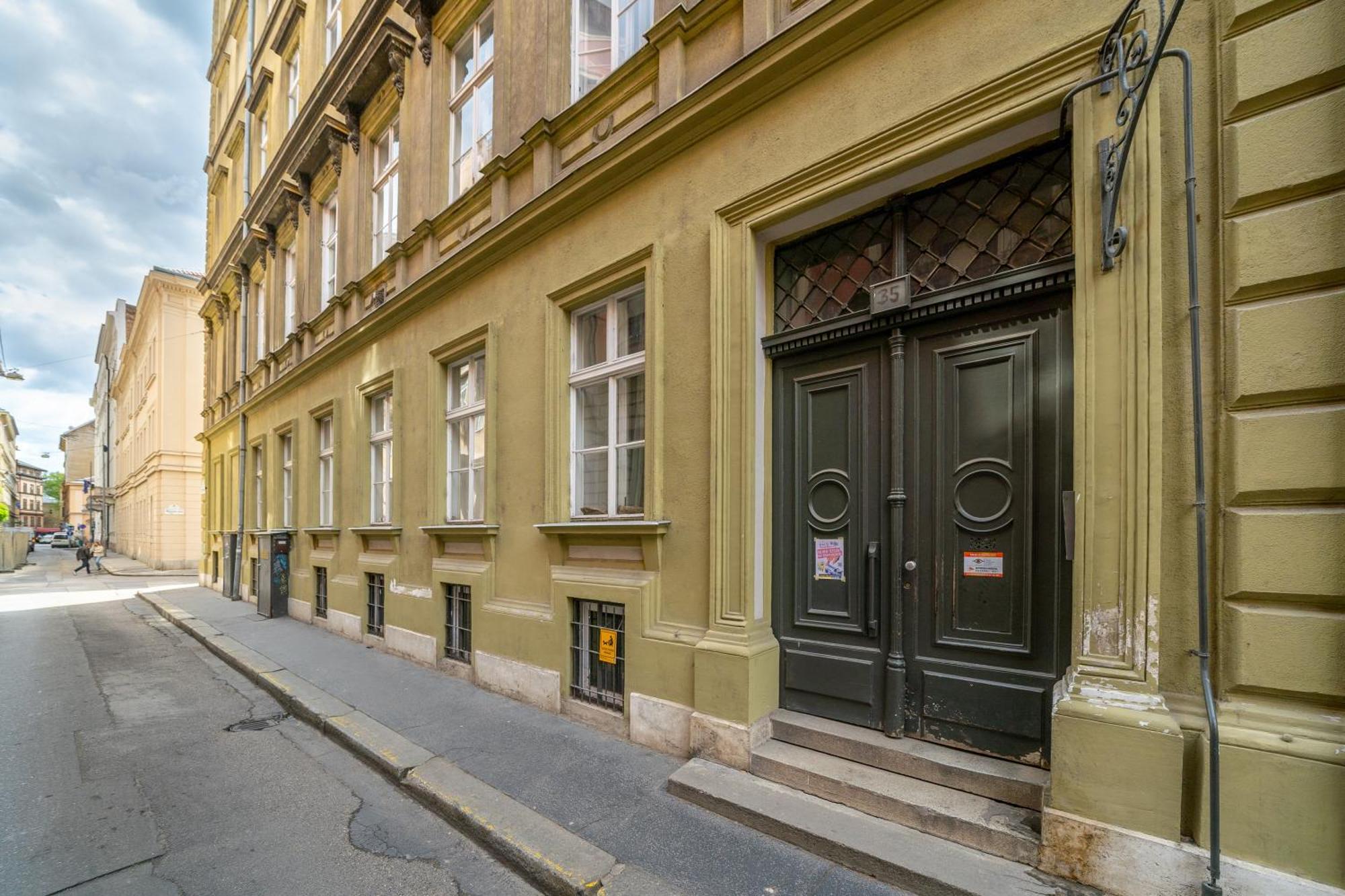 Apartment Urban Loft Haven Near Astoria Budapest