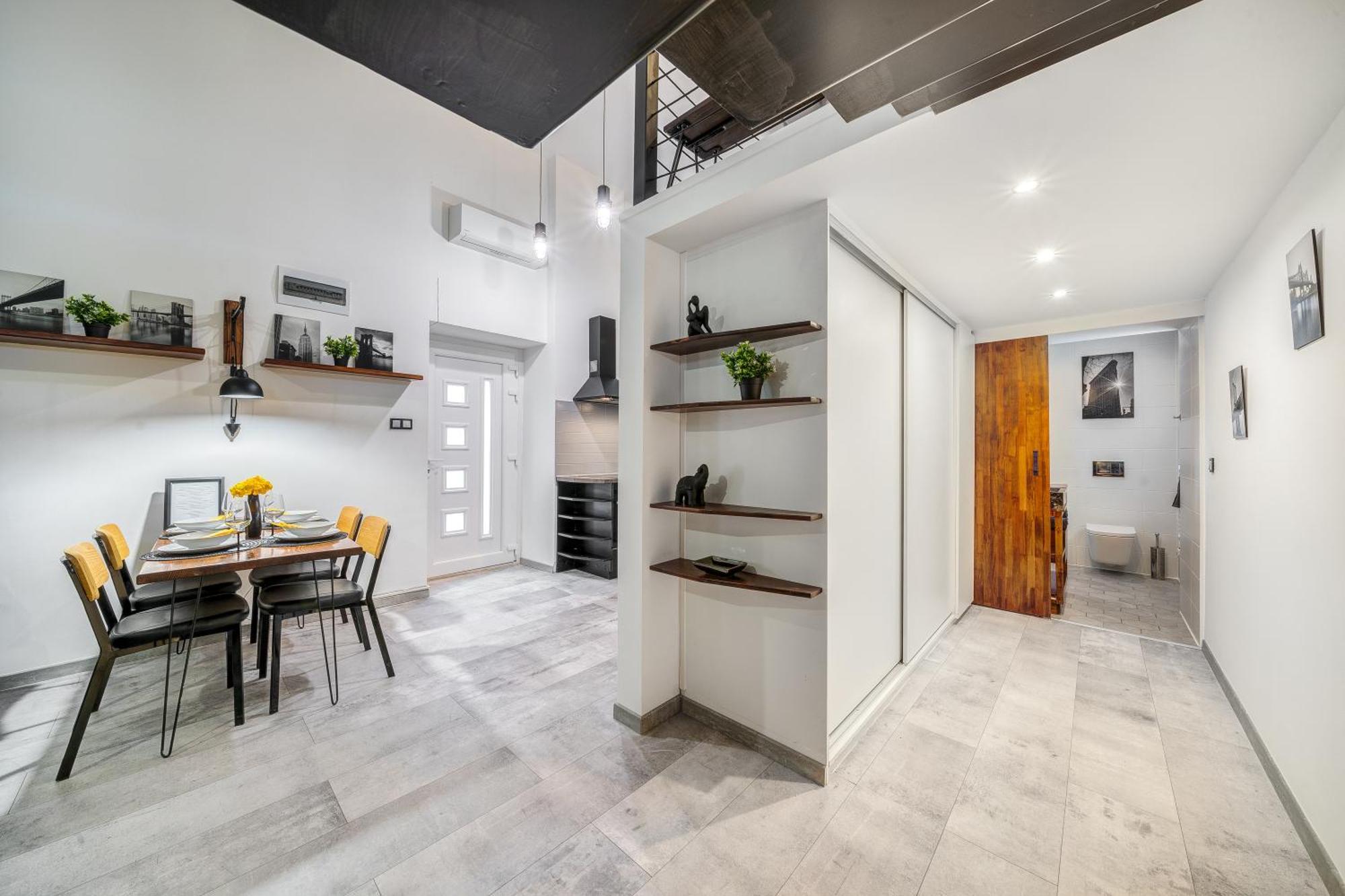 Apartment Urban Loft Haven Near Astoria