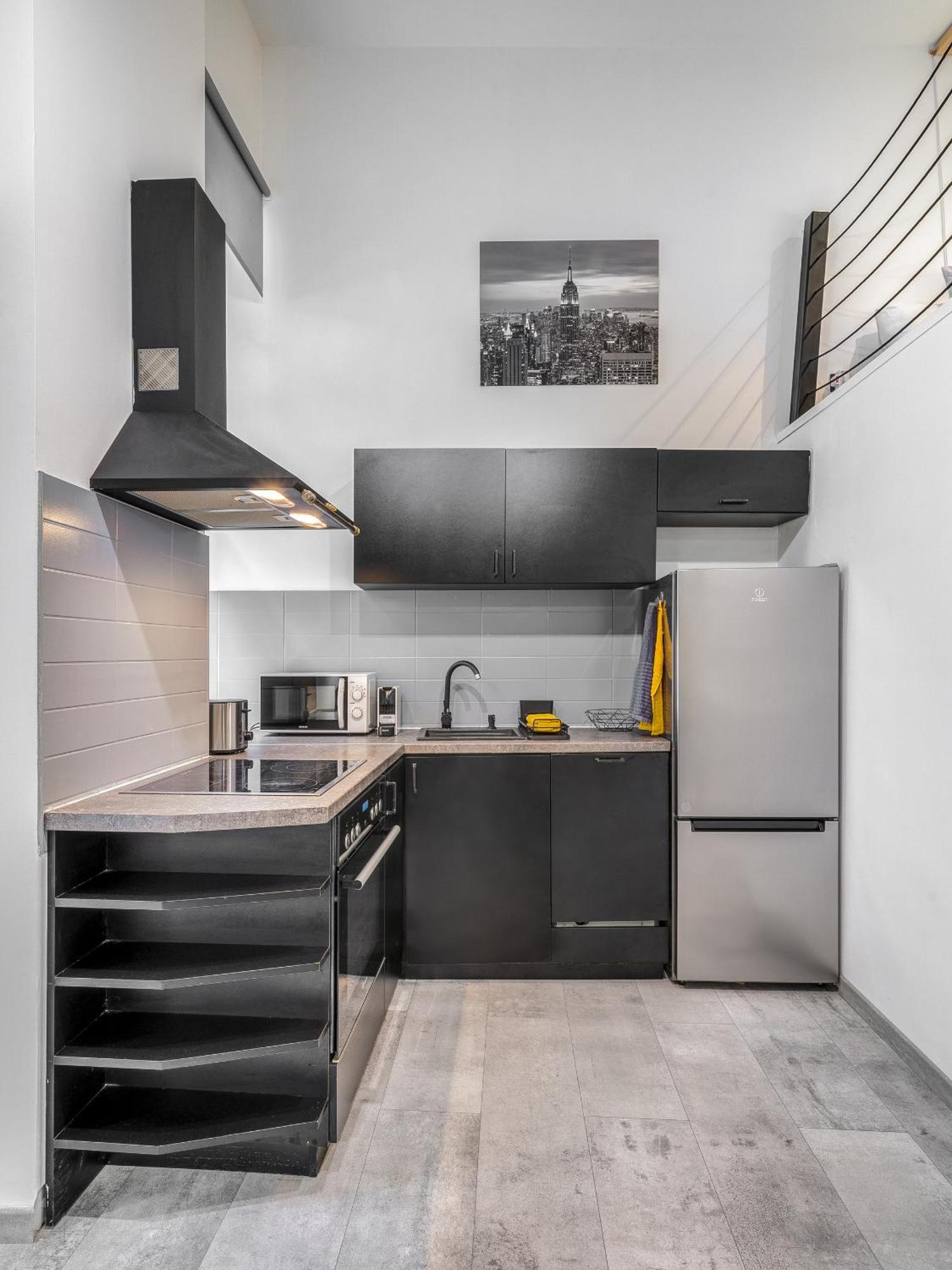 Urban Loft Haven Near Astoria