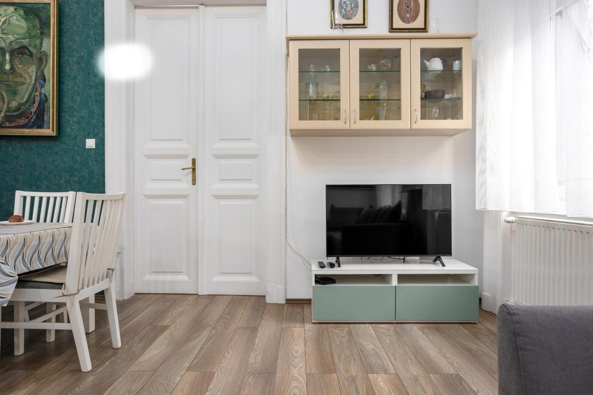 Zafire With Free Parking Apartamento Budapest