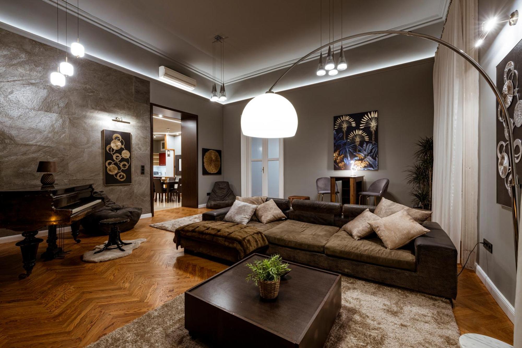 Andrassy Avenue 24 De Lux Lägenhet