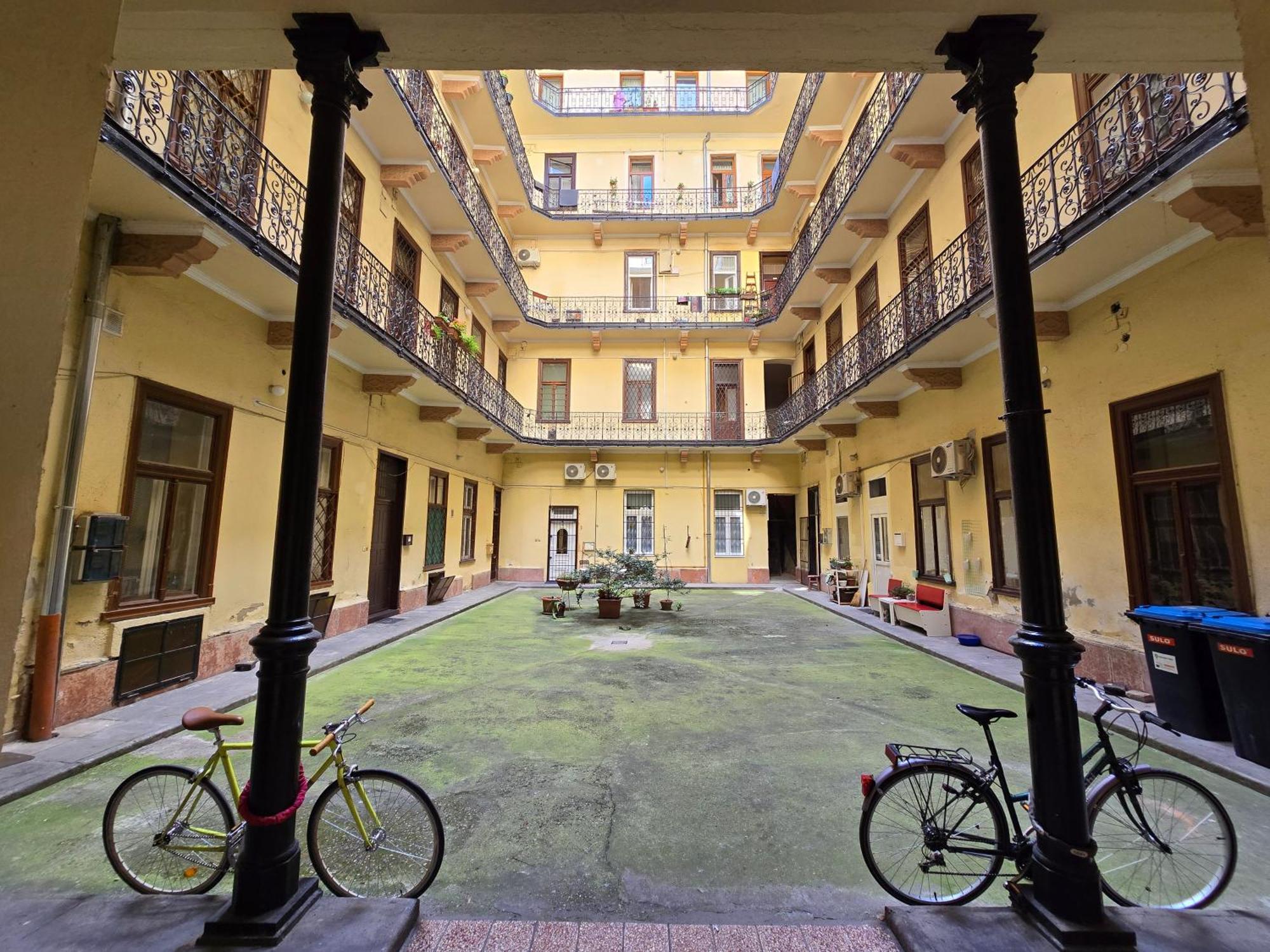 Rakoczi Ter Downtown Near 4-6 Tram Appartement *