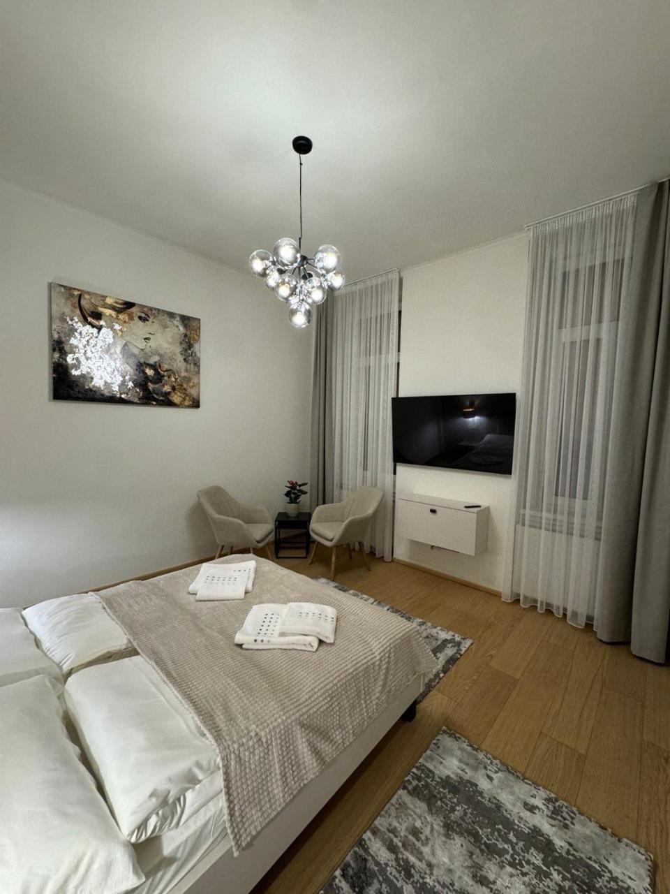 Astra Lux Bp * Budapeszt