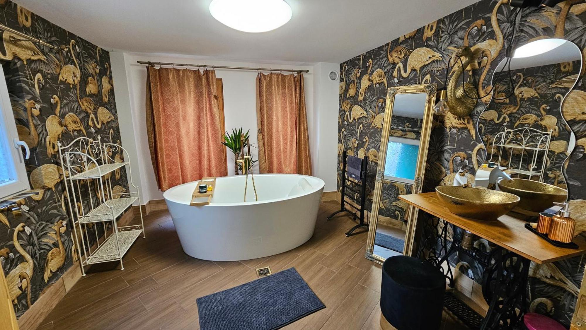 Golden Violet * Budapest