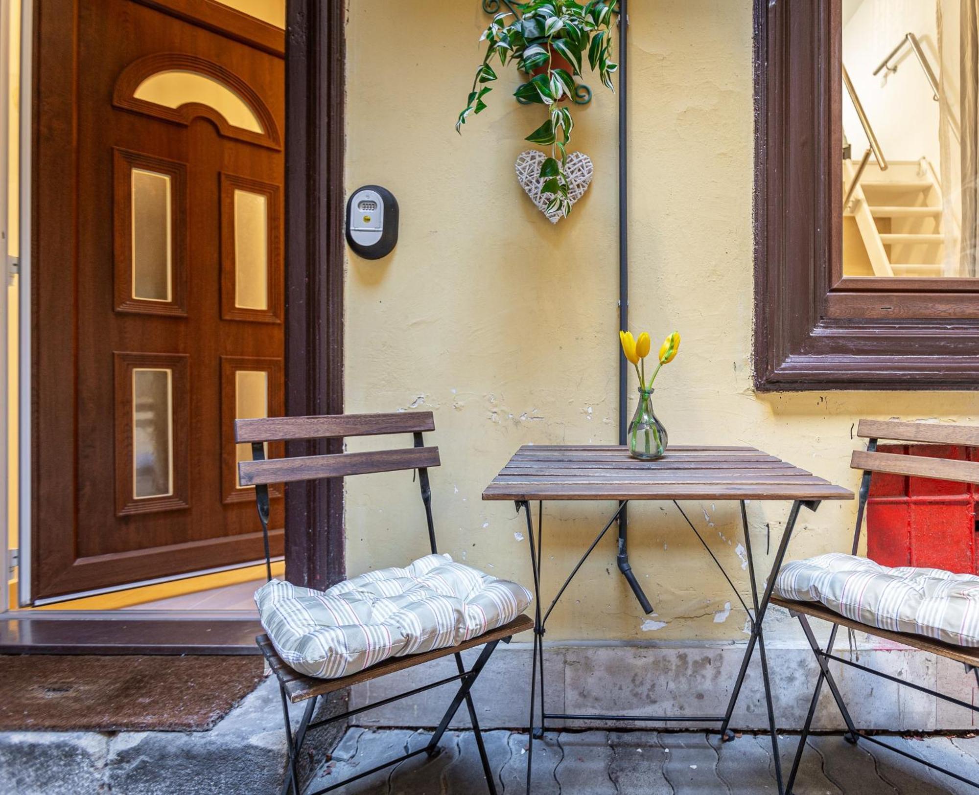Appartamento Lovolde Square - Next To Famous Andrassy Avenue Budapest
