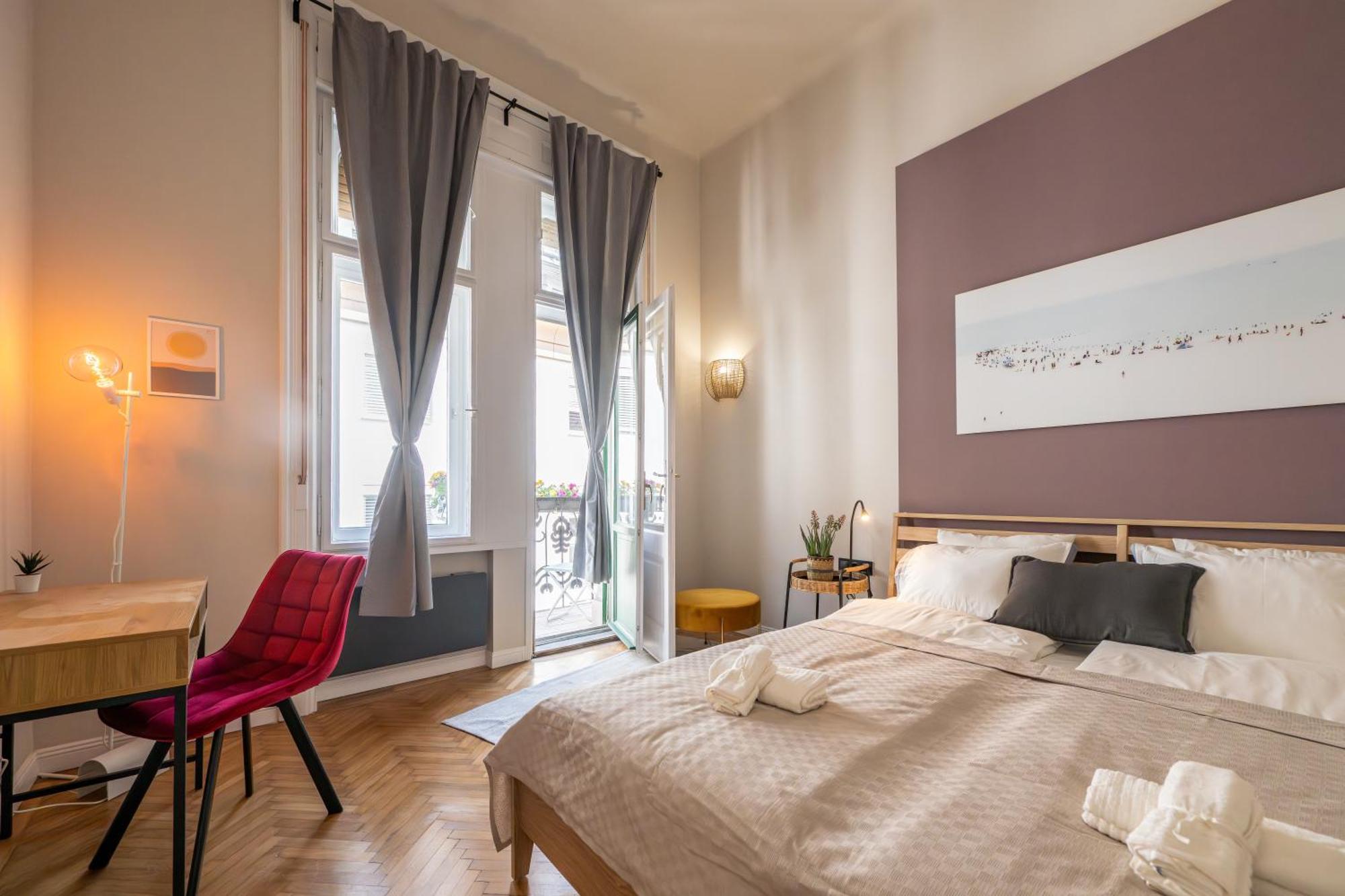 The Elegance Apartment *