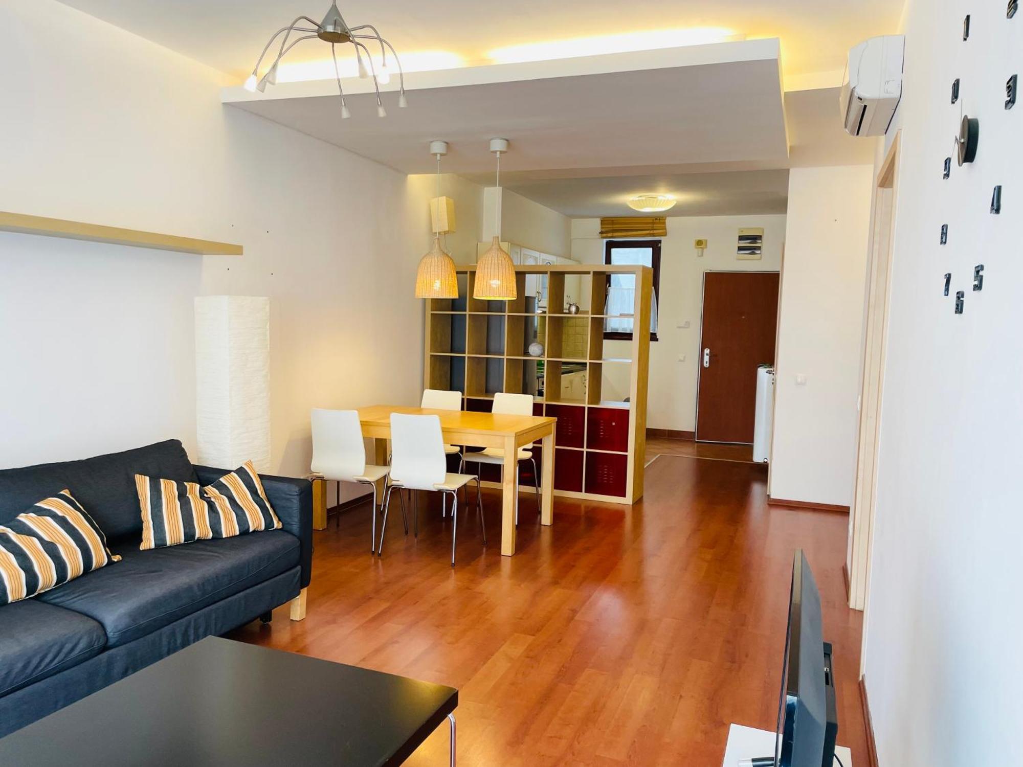 Broadway Apartment *
