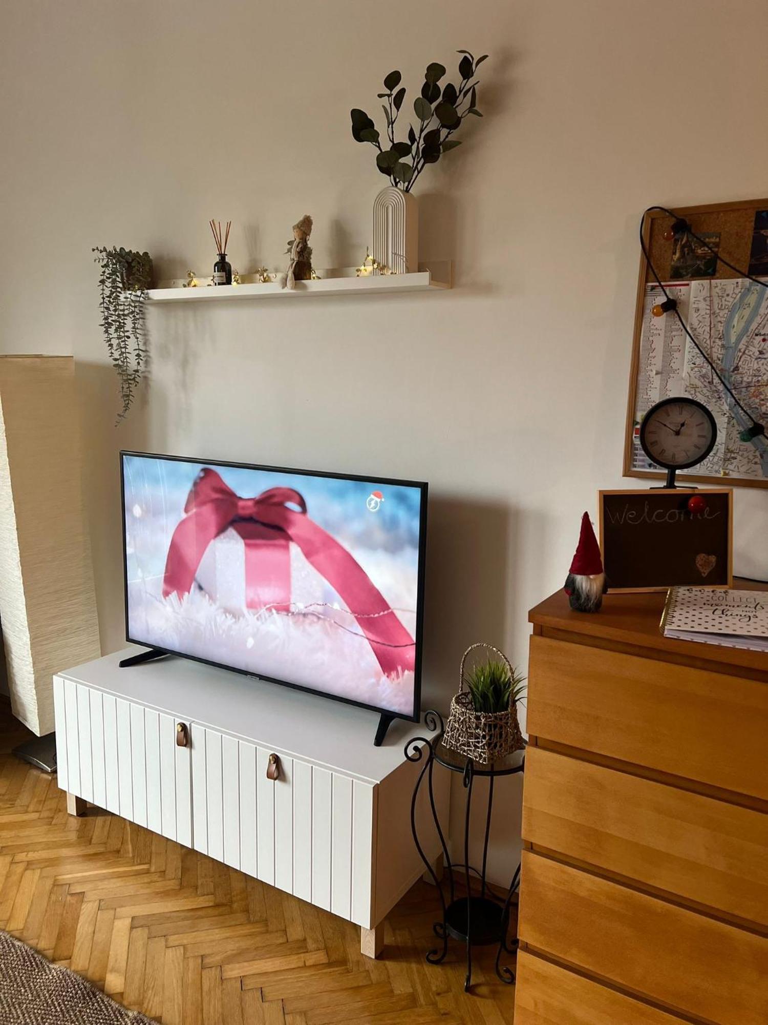 West Apartment *