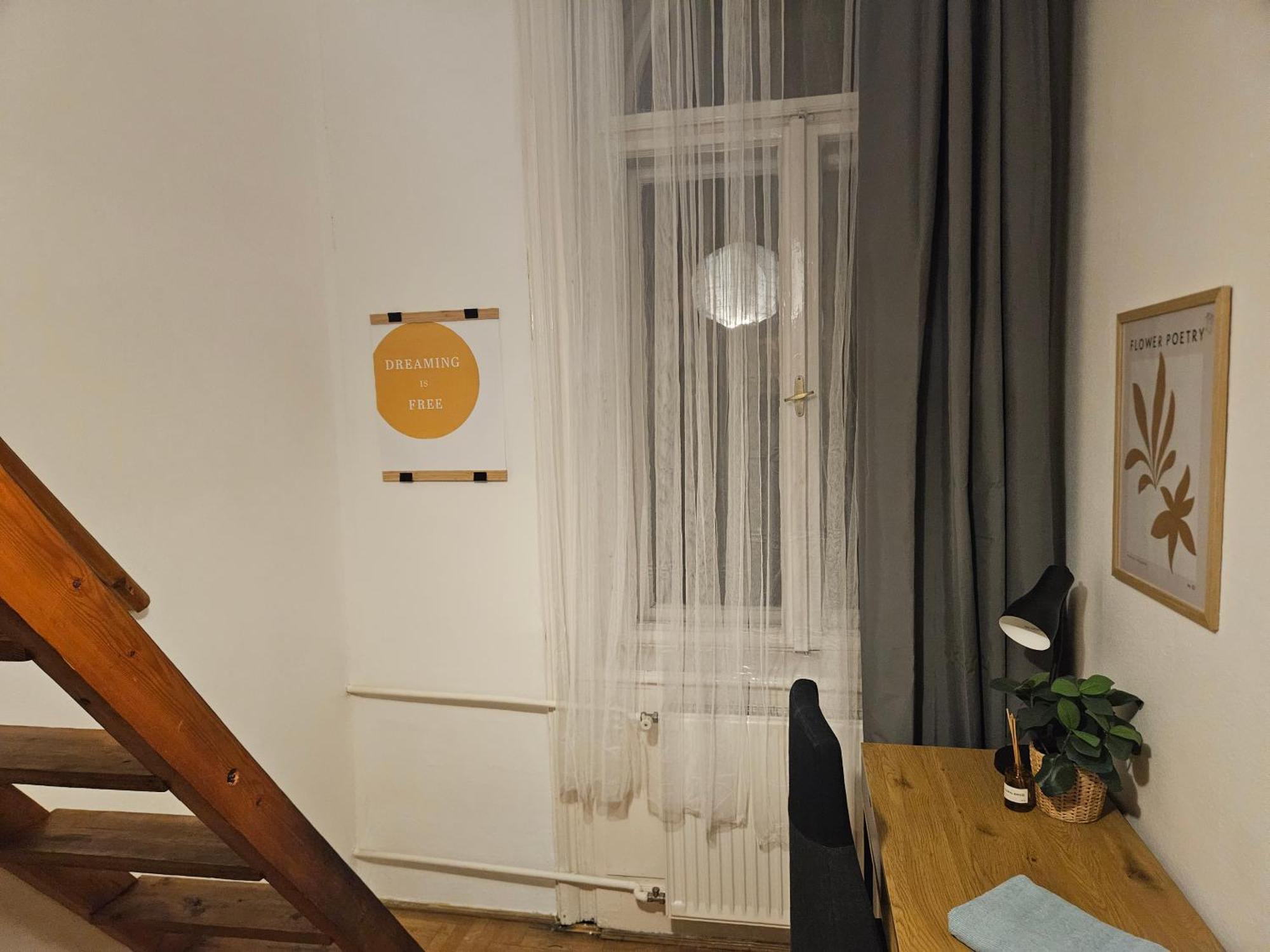 Hostal Downtown Gem *