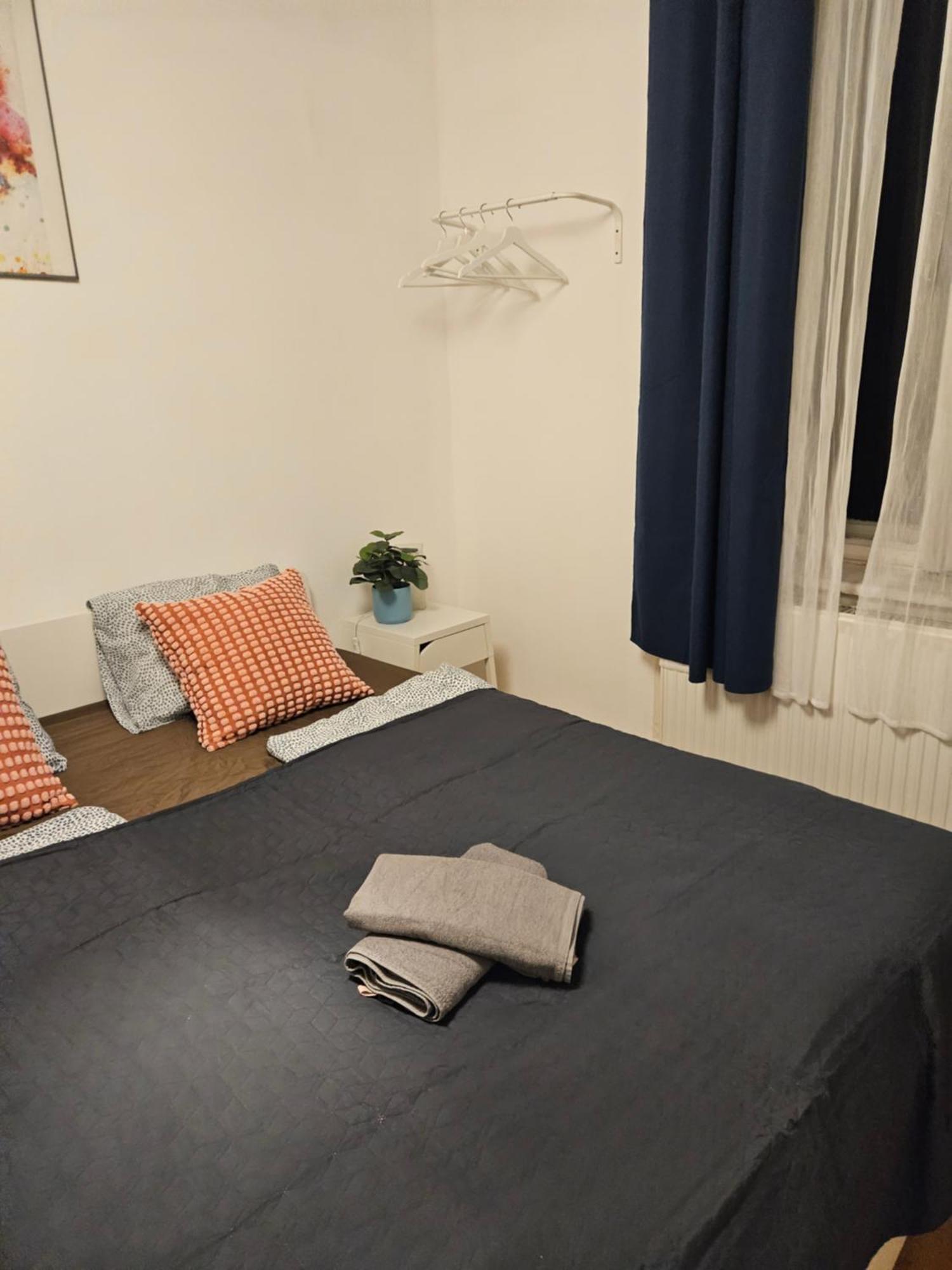 Hostal Downtown Gem *