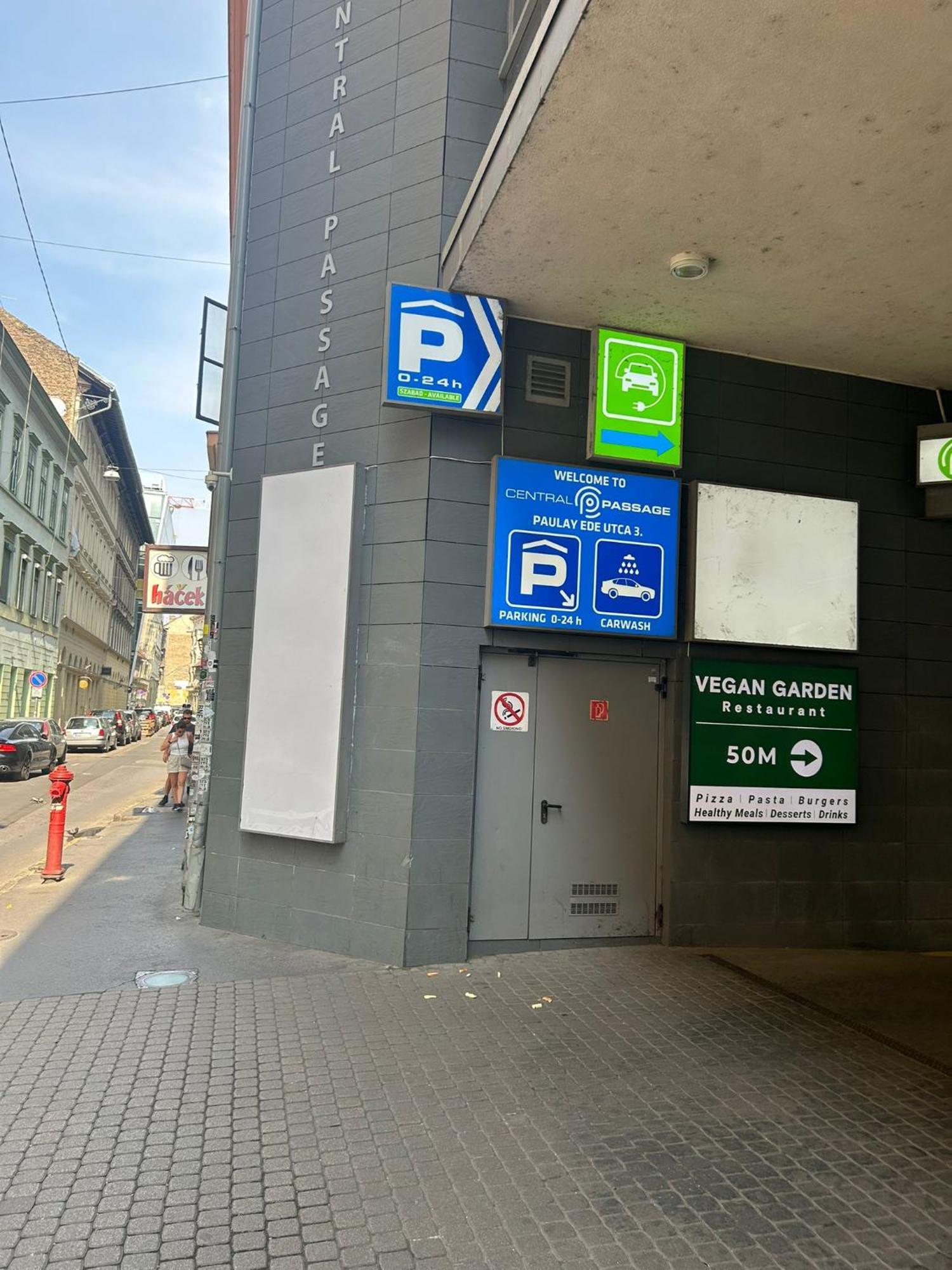 Enzo Capo Vip * Budapest
