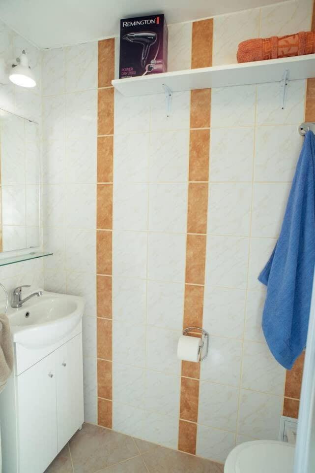 Central Studio Apartment *