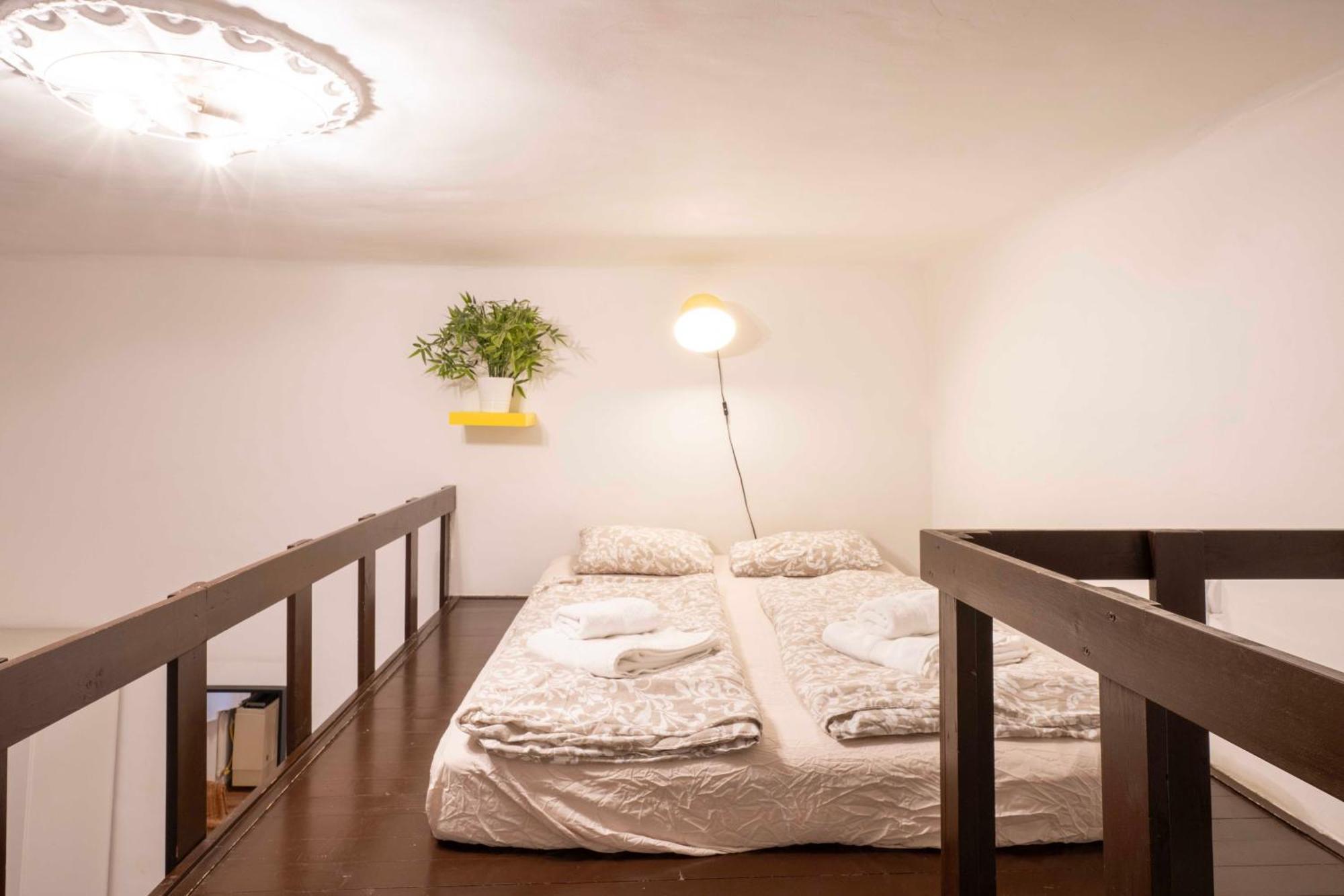Quiet Cozy In Party Street E1 Apartment