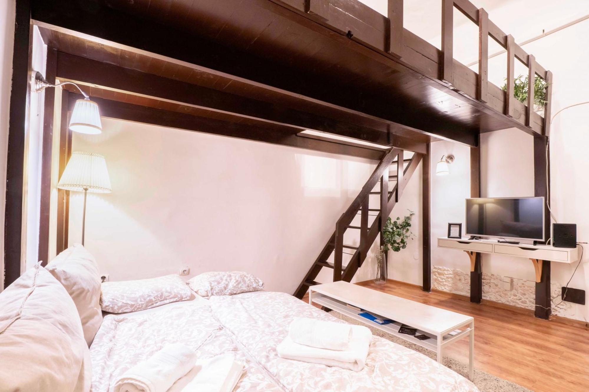 Quiet Cozy In Party Street E1 *
