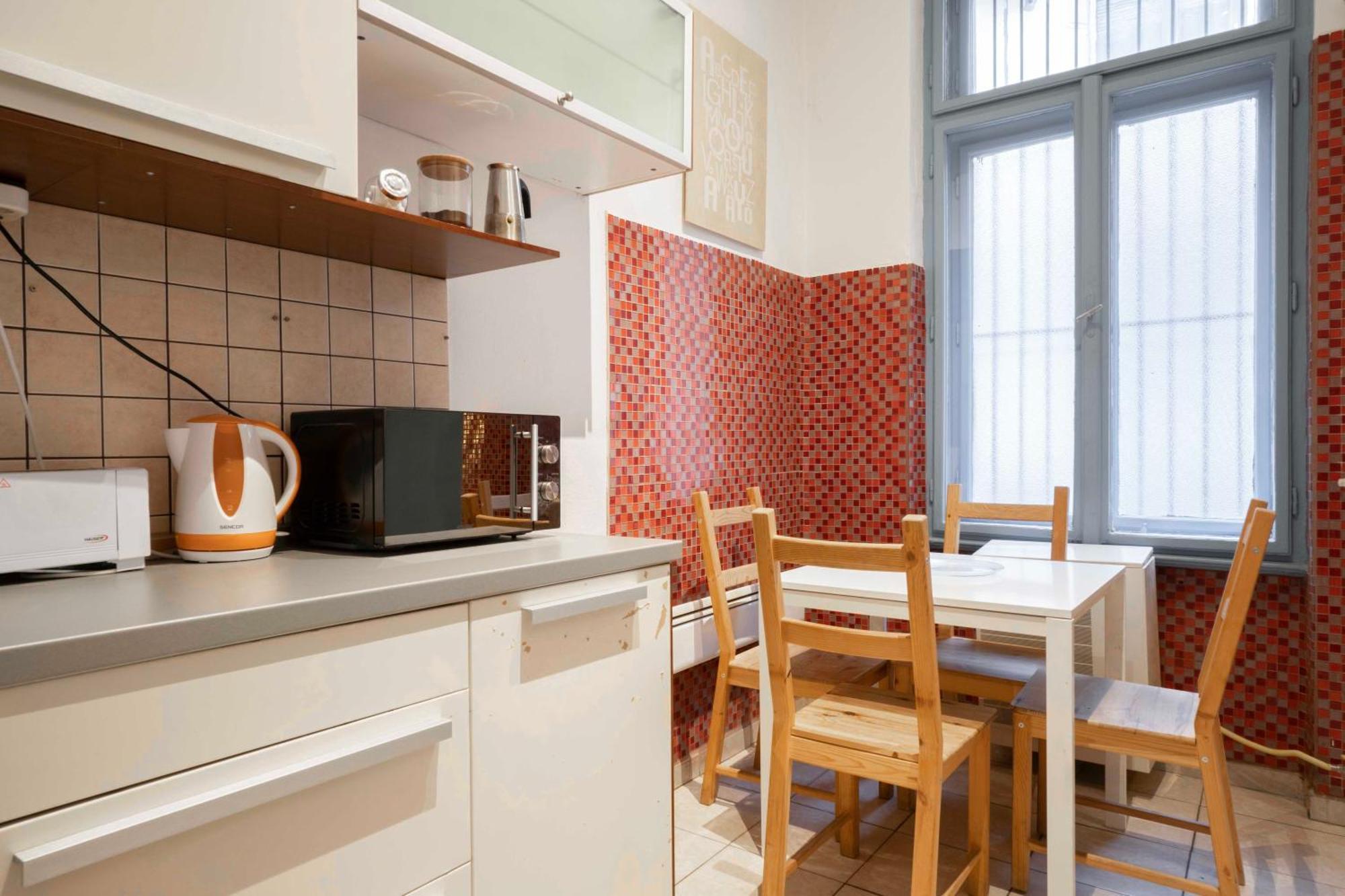 Apartment Quiet Cozy In Party Street E1 Budapest